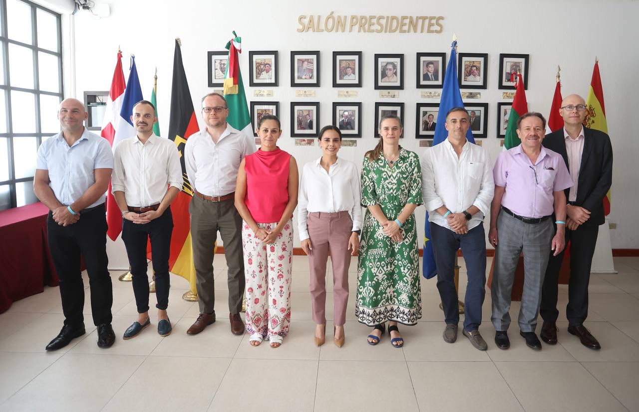 uploads/6/32/01 (87).Jpeg